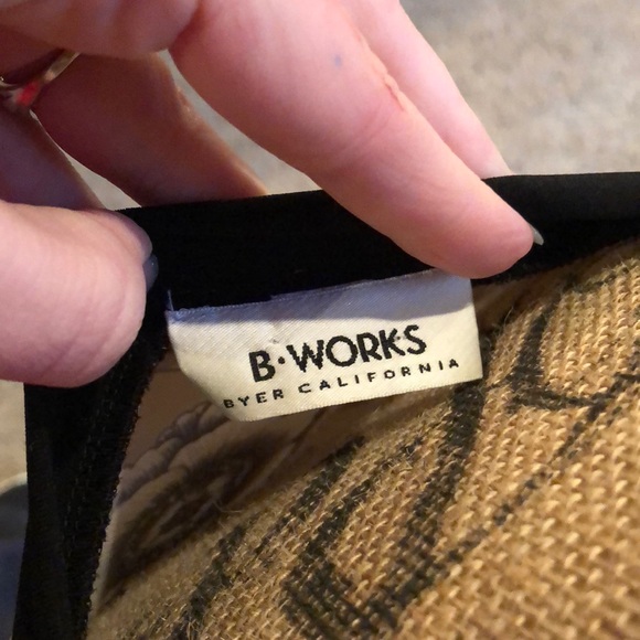 B Works short sleeve Blouse Size Medium - Picture 3 of 3